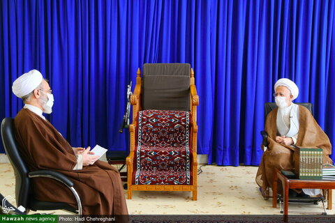 بالصور/ مدير الحوزات العملية في إيران يلتقي بسماحة آية الله جوادي الآملي