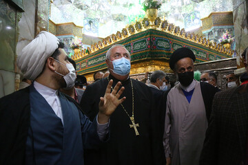 تصاویر/ حضور دبیرکل شورای جهانی کلیساها در حرم حضرت معصومه(س)