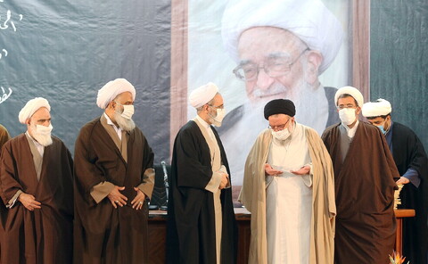 تصاویر/ همایش علمی آیت الله العظمی صافی(ره) میراث دار صد سال تاریخ حوزه علمیه قم