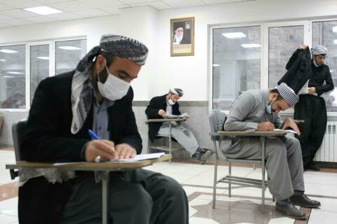 تصاویر/ آزمون جامع تعیین سطح ویژه طلاب، روحانیون و مدرسین مدارس علوم دینی کردستان