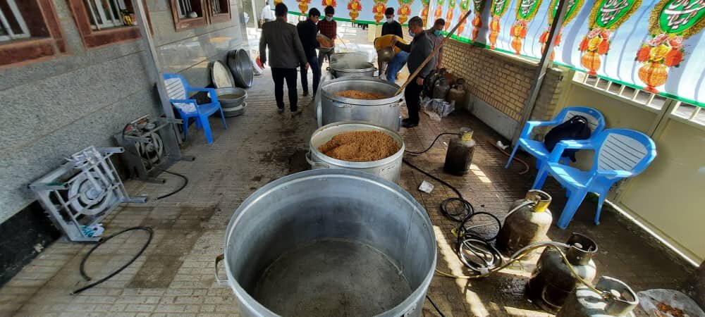 نذر واره پخت هفتاد و دو دیگ غذا در یاسوج