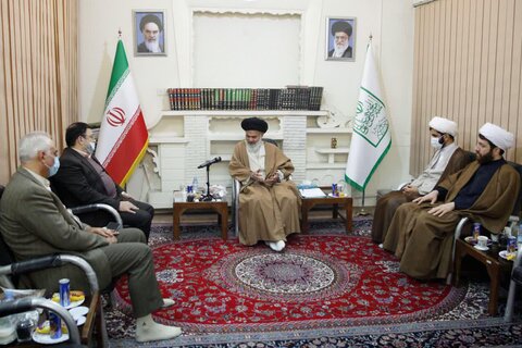 آیت الله حسینی بوشهری در دیدار دبیر شورای عالی فضای مجازی