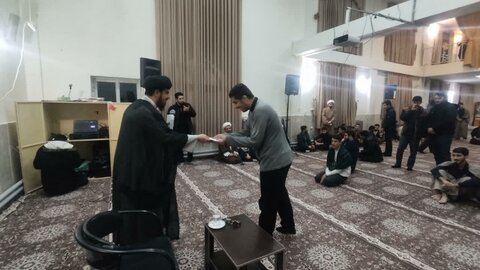 تصاویر/برگزاری جشن میلاد حضرت ابا عبدالله الحسین (ع) با سخنرانی حجت الاسلام رفیعی در مدرسه علمیه کامیاران