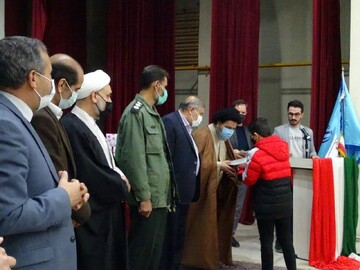 تصاویر/ آیین تجلیل از رتبه های برتر مسابقات قرآن، عترت و نماز فرهنگیان و دانش آموزان شهرستان ماکو