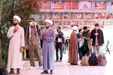 طلاب حوزه‌ علمیه قم راهی سرزمین نور شدند