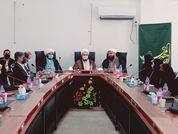 تصاویر/ نشست صمیمی حجت‌الاسلام والمسلمین حاج علی‌اکبری با دانش آموزان هرمزگانی