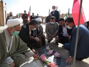تصاویر / مراسم غبارروبی و عطر افشانی مزار شهدای شوط آذربایجان غربی