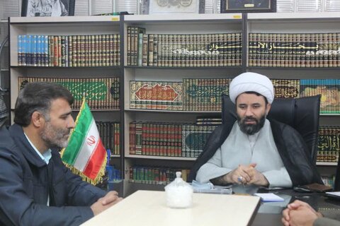 دیدار شهردار و اعضای شورای اسلامی شهر توپ آغاج با مدیر حوزه علمیه کردستان