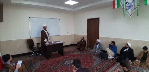 تصاویر/ جلسه مشاوره خانواده توسط حجت الاسلام محمد علی رفیعی  در مدرسه خاتم الانبیاء (ص) سنندج