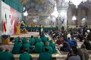 روضہ امام رضا (ع) میں سانحہ پشاور کے شہداء کے ایصال ثواب کے لئے  قرآن خوانی اور مجلس ترحیم