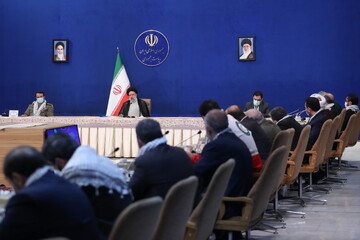 تصاویر/ نشست رئیس جمهور با اعضای ستاد مرکزی و شورای سیاست گذاری راهیان نور