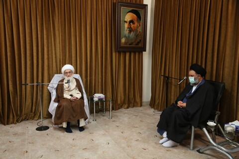 تصاویر/ دیدار رئیس سازمان عقیدتی سیاسی نیروی انتظامی با آیت الله العظمی نوری همدانی