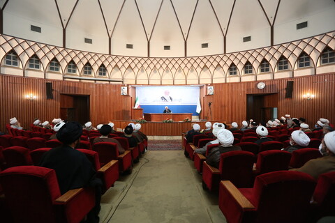 تصاویر / همایش " فقیه عالی مقام و مرجع بصیر " در مجمع عمومی جامعه مدرسین