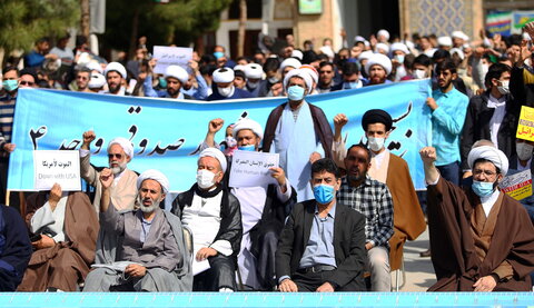 تصاویر/ تجمع بزرگ اعتراضی حوزویان و مردم انقلابی قم که در فیضیه علیه جنایات رژیم آل سعود