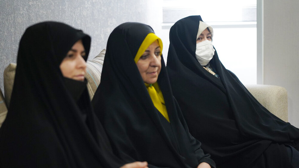 کارآمدی زنان در دفاع مقدس نشان‌دهنده جایگاه والای زن در اسلام است