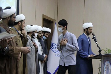 طلاب ممتاز مدرسه قرآنی امام حسین(ع) تقدیر شدند