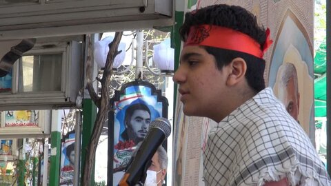 تصاویر/ میثاق جمعی از دانش آموزان قمی با شهیدان در روز جوان