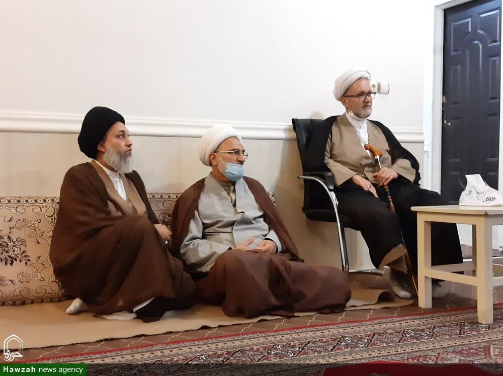 حضور امام جمعه آبادان در ستاد راویان روحانی مستقر در خرمشهر