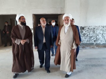تصاویر/ بازدید نماینده ولی فقیه از مرکز خدمات حوزه علمیه کاشان