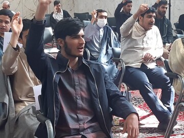 تجمع طلاب لرستانی در محکومیت حادثه تلخ حرم مطهر رضوی