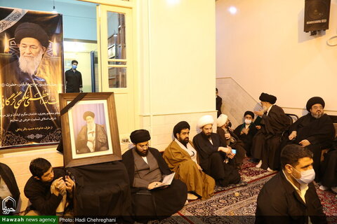 بالصور/ حضور علماء وشخصيات حوزوية في بيت الراحل سماحة آية الله العلوي الجرجاني بقم المقدسة