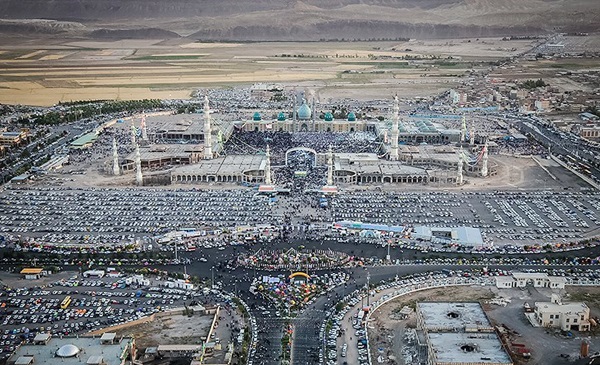 چهار میلیون خودرو در تعطیلات نوروز وارد استان قم شد/ تردد در استان قم نسبت به سال گذشته ۱۳ درصد رشد داشت