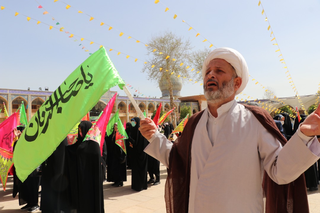 تصاویر/ شادپیمایی حماسه حضور برای ظهور  به مناسبت نیمه شعبان در سومین حرم اهل بیت(ع)