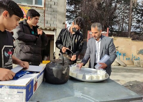 تصاویر/طبخ و توزیع 4 هزار پرس غذا بین نیازمندان توسط مدرسه خاتم الانبیاء (ص) سنندج
