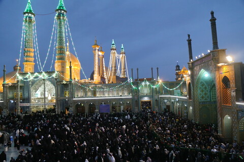 تصاویر / مراسم آغاز تحویل سال جدید در حرم حضرت معصومه (س)