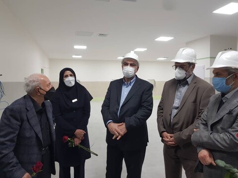 تصاویر/ بازدید وزیر بهداشت از مراکز درمانی و خدمات رسان نوروزی