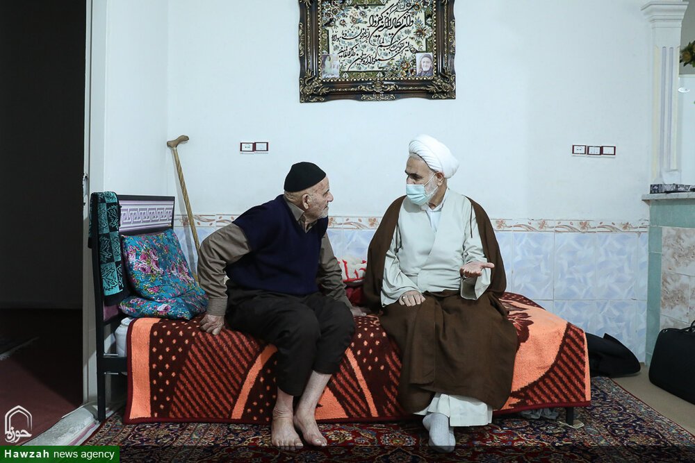 نماینده ولی فقیه در استان قزوین با خانواده شهدا دیدار کرد + عکس
