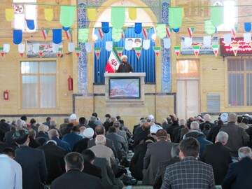 تصاویر/ اولین نماز جمعه شهرستان های آذربایجان غربی در سال ۱۴۰۱