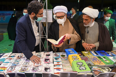 تصاویر/ بازدید تولیت آستان قدس رضوی از نمایشگاه بزرگ بهار زندگی