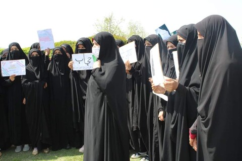 حجاب پر پابندی کے خلاف مکتبۃ الزہرا ؑ جموں کشمیر کی طالبات کا احتجاجی جلوس