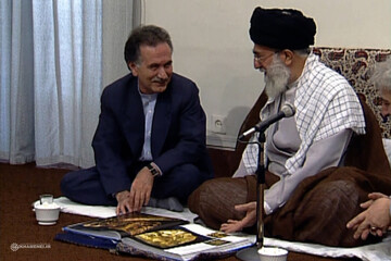 گل آقا؛ کسی که با طنز به جنگ مشکلات مردم می‌رفت