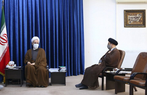 تصاویر/ دیدار رایزن فرهنگی ایران در عراق با آیت الله اعرافی