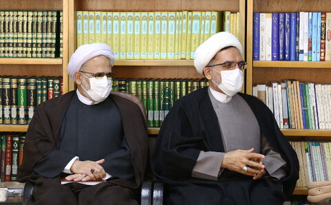 تصاویر/ دیدار رایزن فرهنگی ایران در عراق با آیت الله اعرافی
