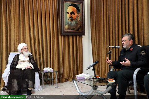 بالصور/ قائد الشرطة في إيران يلتقي بمراجع الدين والعلماء بمدينة قم المقدسة