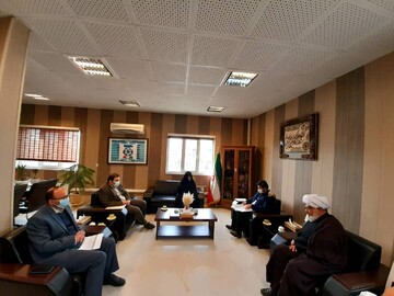 نشست مسئولین حوزه علمیه خواهران استان مرکزی با اداره کل امور اقتصادی و دارایی استان
