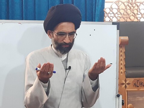 تصاویر/نشست اساتیدتفسیر قرآن کریم کاشان در نخستین روزماه مبارک رمضان