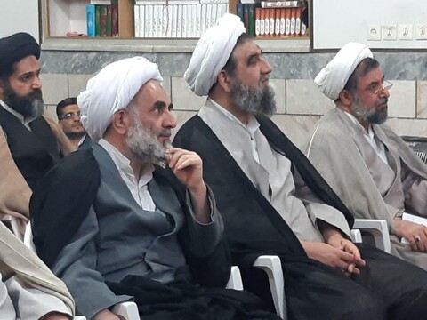 تصاویر/نشست اساتیدتفسیر قرآن کریم کاشان در نخستین روزماه مبارک رمضان