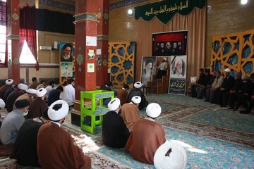 تصاویر/ مراسم بزرگداشت آیات علوی گرگانی و ری شهری در حوزه علمیه کرمانشاه