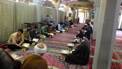 تصاویر / محفل انس با قرآن و بیان احکام شرعی در مدرسه علمیه شیخ الاسلام قزوین