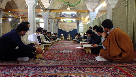 تصاویر / محفل انس با قرآن و بیان احکام شرعی در مدرسه علمیه شیخ الاسلام قزوین