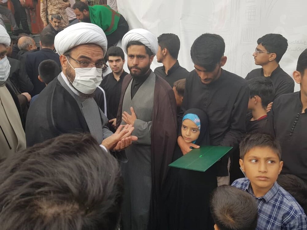 نماینده ویژه رئیس جمهور با خانواده شهید اصلانی و طلاب مجروح مشهدی دیدار کرد