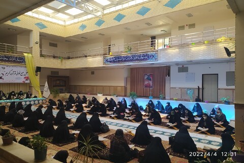 تصاویر/ محفل انس با قرآن در مدرسه علمیه ریحانة الرسول ارومیه
