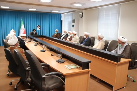 تصاویر / دیدار اعصای سابق و جدید شورای روحانیت ارومیه با نماینده ولی فقیه در آذربایجان غربی