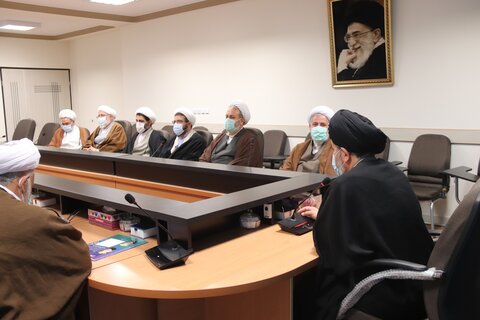 تصاویر / دیدار اعصای سابق و جدید شورای روحانیت ارومیه با نماینده ولی فقیه در آذربایجان غربی