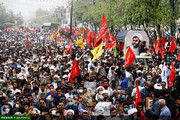 मशहदे मुकद्दस में शहीद हुज्जतुल इस्लाम वल मुस्लिमीन इस्लानी के अंतिम संस्कार में बड़ी संख्या में लोगों ने भाग लिया/फोंटों