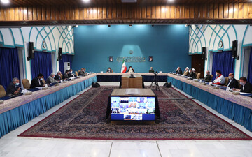 گرانی دارو با حرف کنترل نمی شود